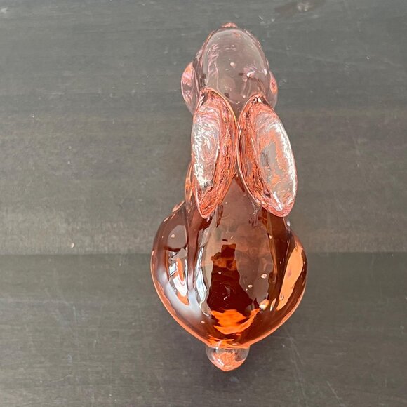Vintage Coral Pink Glass Bunny Rabbit Figurine // 4" Long - Picture 4 of 7